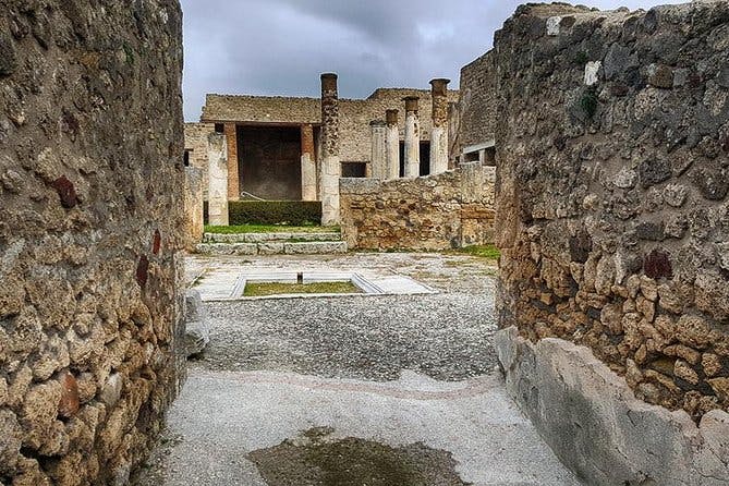 Pompeii and Amalfi Coast Private Day Trip with Pick Up