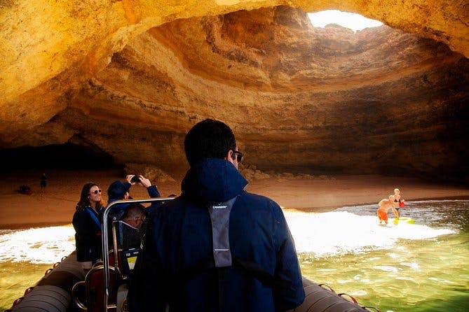 Albufeira: Dolphins and Caves Tour