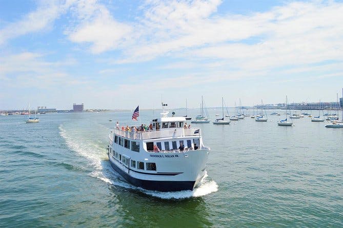 Boston Historic Sightseeing Harbor Cruise with Up-Close View of USS Constitution