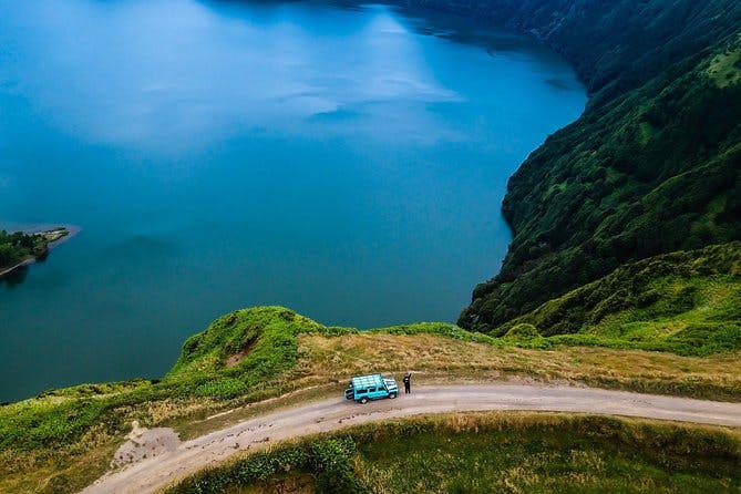 Jeep Tour Full Day Sete Cidades & Lagoa do Fogo with lunch and drinks included.