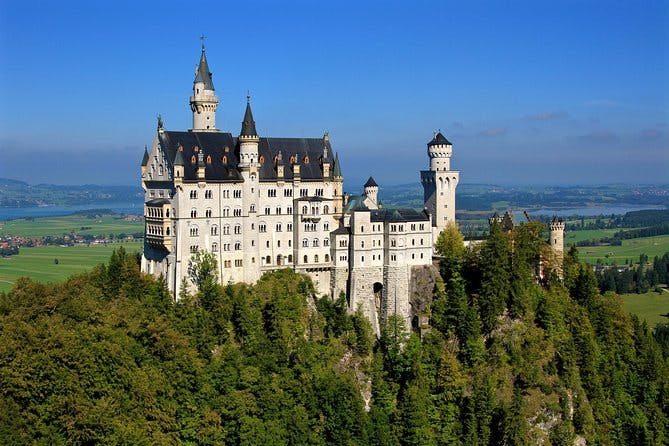 Neuschwanstein Castle and Linderhof Palace Day Trip from Munich