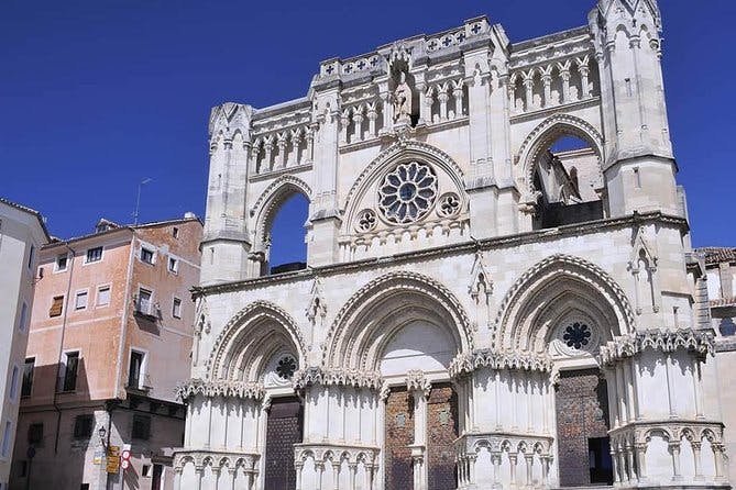 Guided tour: Cuenca + Cathedral