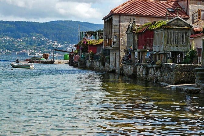 Excursion to Rias Baixas with Winery - Optional mussel boat