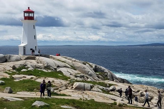 Peggy’s Cove/Mahone Bay & Lunenburg