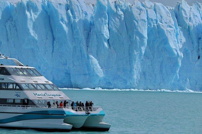 Glaciares Gourmet: boat tour + Lunch. Transfers & disembark opt. 