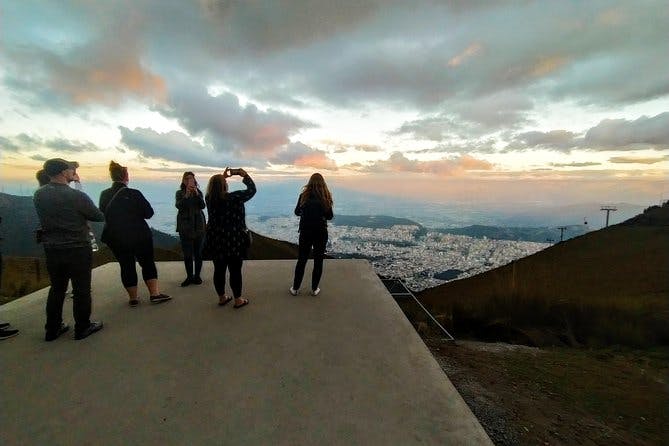 Mitad del mundo and Teleférico Private tour