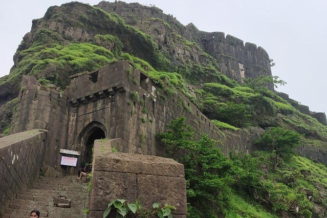 Sinhagad Fort Trip (Guided Half Day Sightseeing Tour)