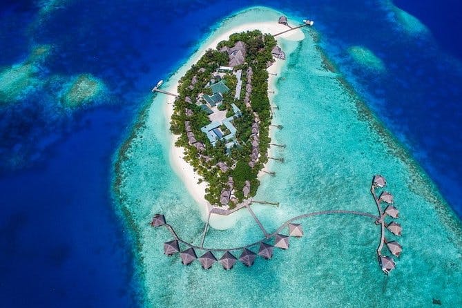 Maafushi: Adaaran club Rannalhi resort day trip