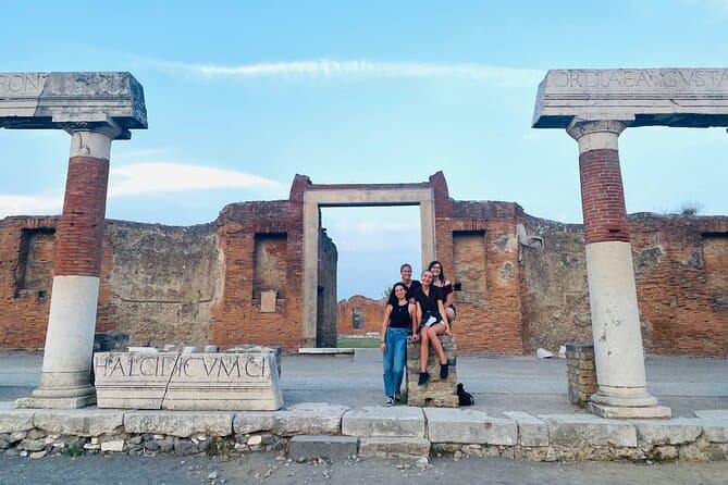 Pompeii Private Tour with an Archaeologist and Skip The Line - 3 hours 