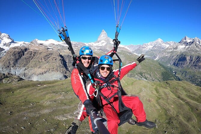 Panoramic Paragliding Flight in Zermatt Matterhorn (15-20min)