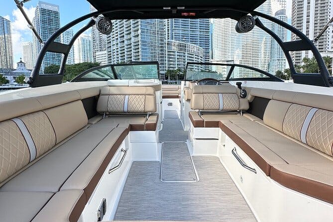 Best of Miami: Private SeaRay SDX Boat Charter with a Captain