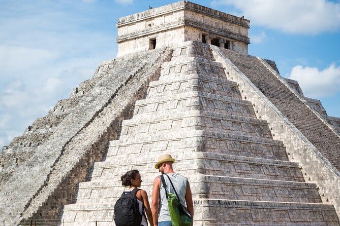 Early morning Chichen Itza Tour: Cenote and Tequila Tasting
