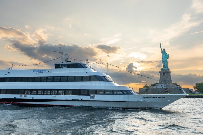 NYC Skyline Dinner Cruise from New Jersey 