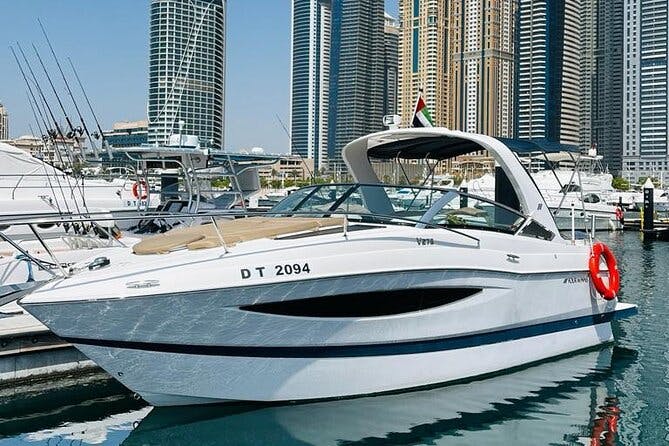 Private Yacht tour in Dubai