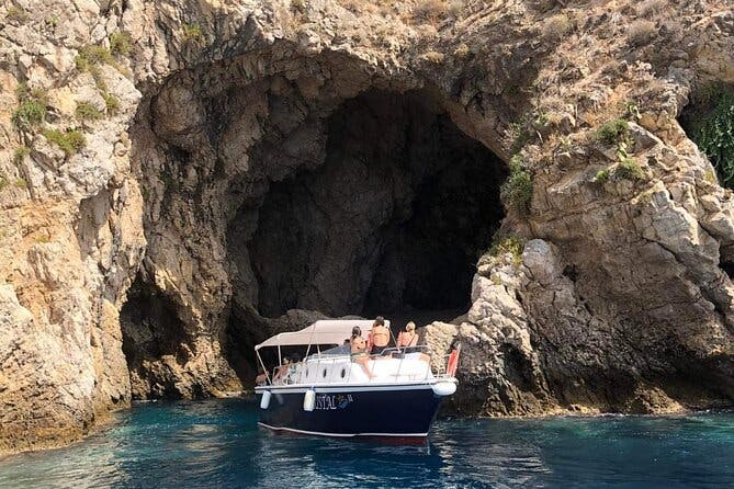 Boat tour Giardini Naxos Taormina Isola Bella Blue Grotto 
