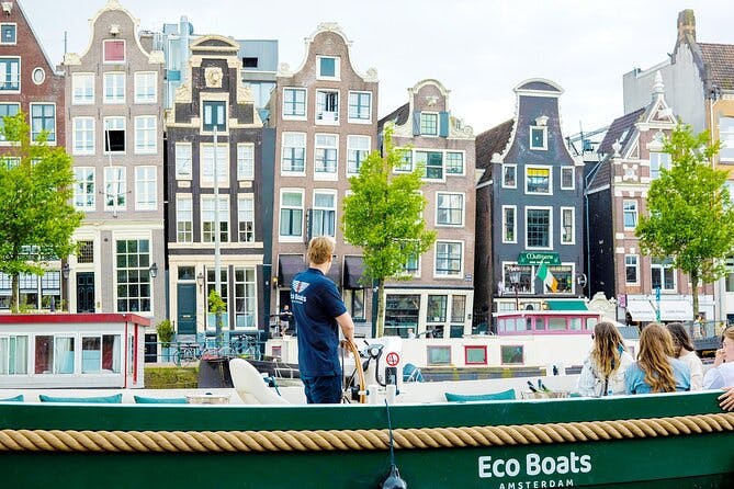 The Newest Amsterdam Canal Cruise with a Wine, Beer or Soda