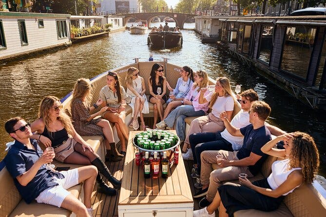 Amsterdam: Canal Booze Cruise with Unlimited Drinks