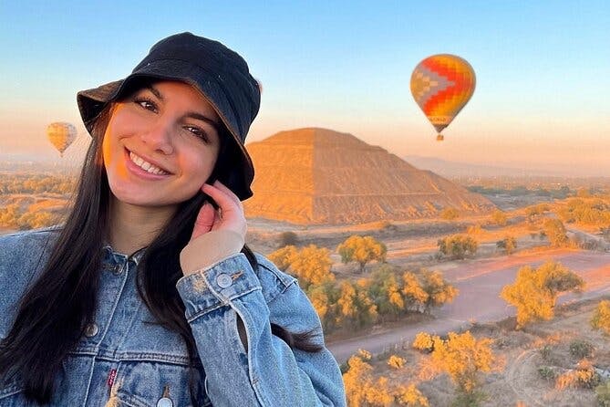 Balloon flight in Teotihuacán + Pick up CDMX + Breakfast in cave.