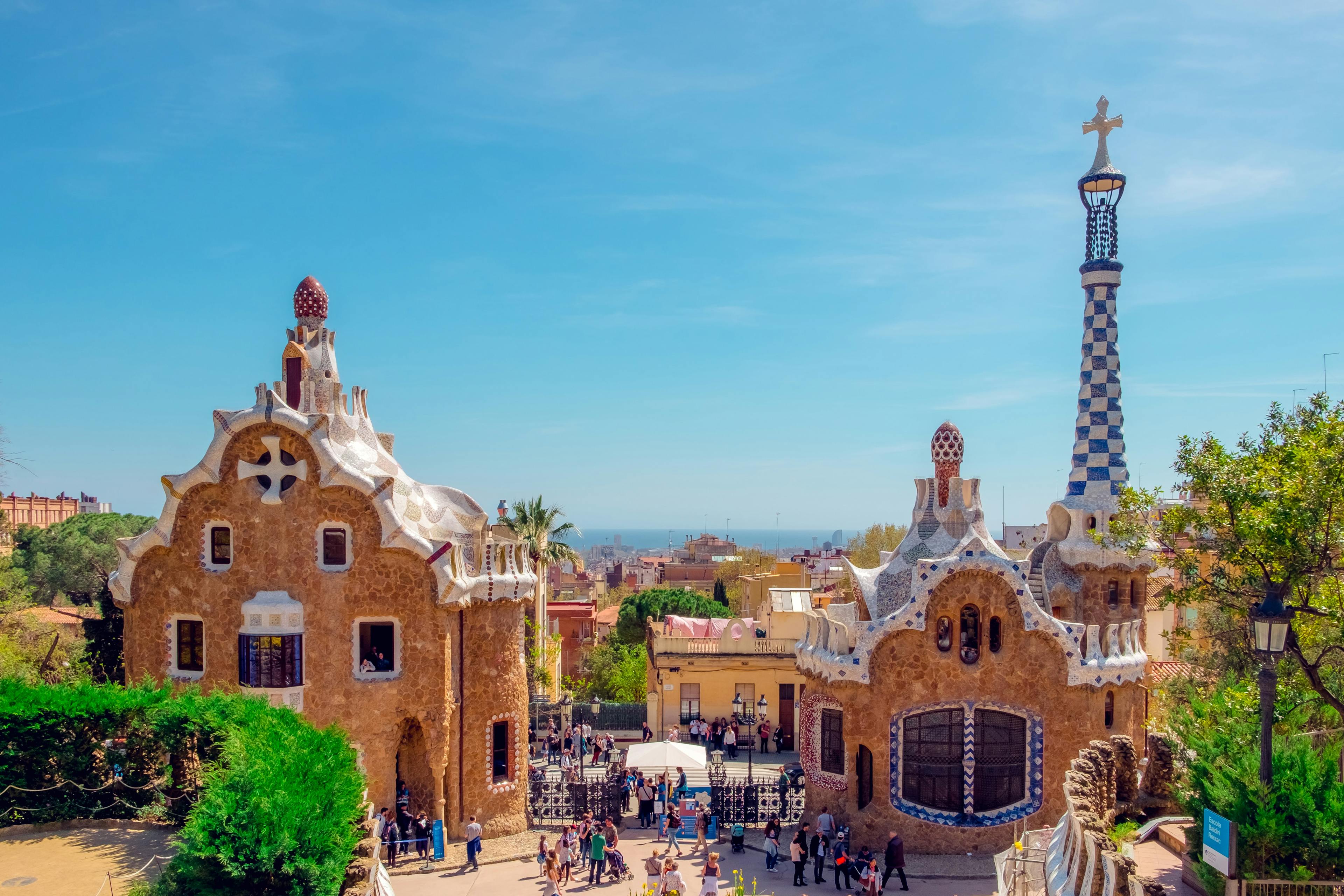 A Romantic Day in Barcelona: Food, Drinks, and Sights
